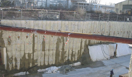 Excavation soutenue par le mur de Palplanche cantilevered